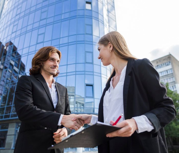 Commercial leasing agent helping businesses find space